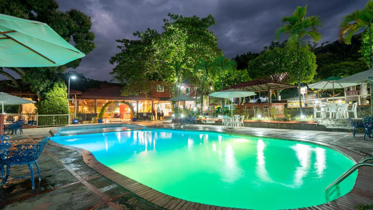 Jarabacoa River Club & Resort Exterior photo