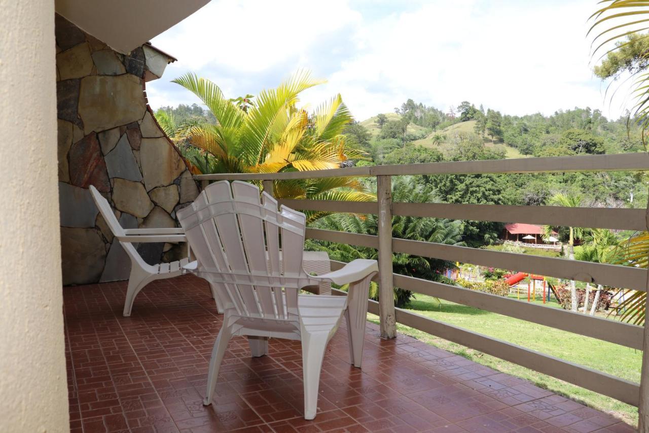 Jarabacoa River Club & Resort Exterior photo